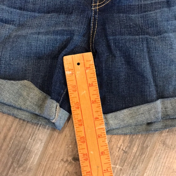 7 for All Mankind Denim shorts - Picture 4 of 5